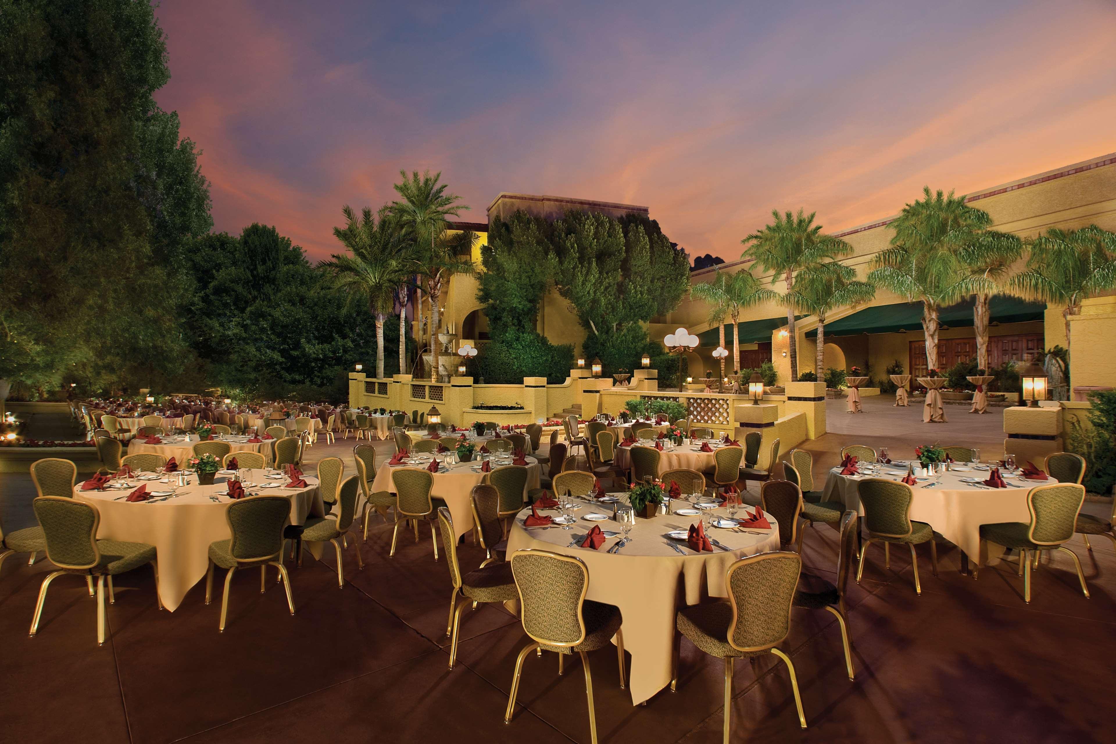 Hilton Phoenix Tapatio Cliffs Resort Restaurant foto