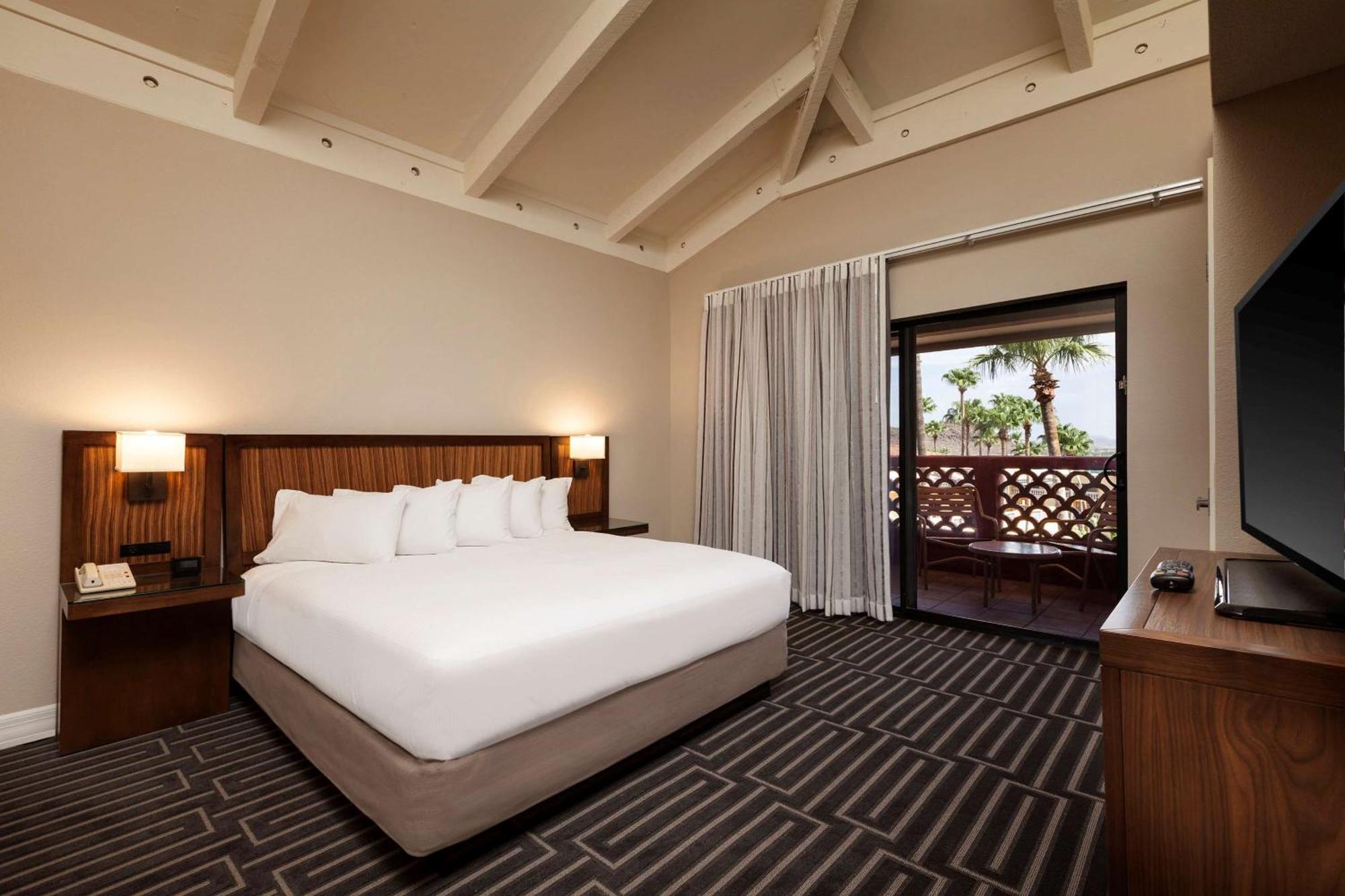 Hilton Phoenix Tapatio Cliffs Resort Exterior foto