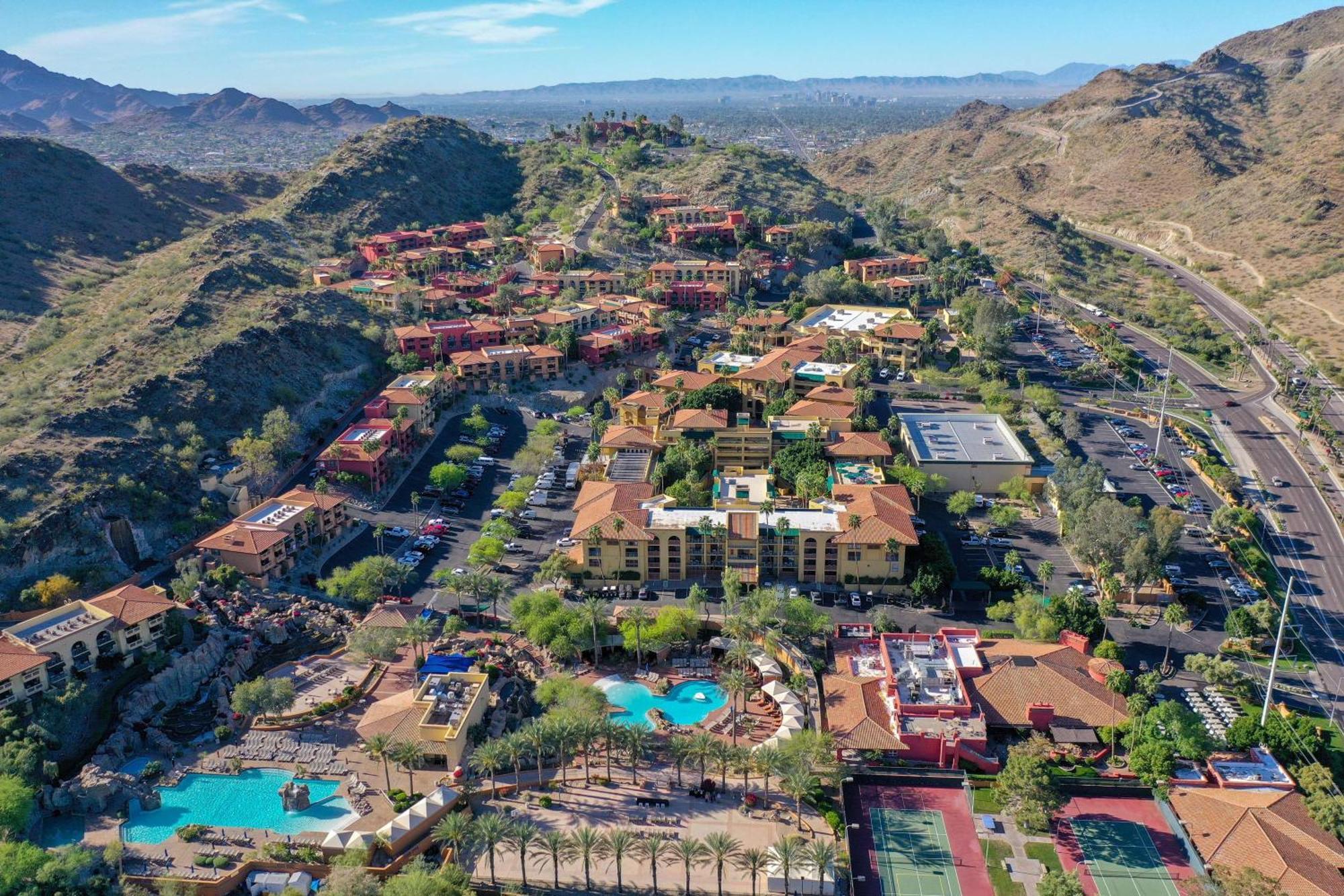 Hilton Phoenix Tapatio Cliffs Resort Exterior foto