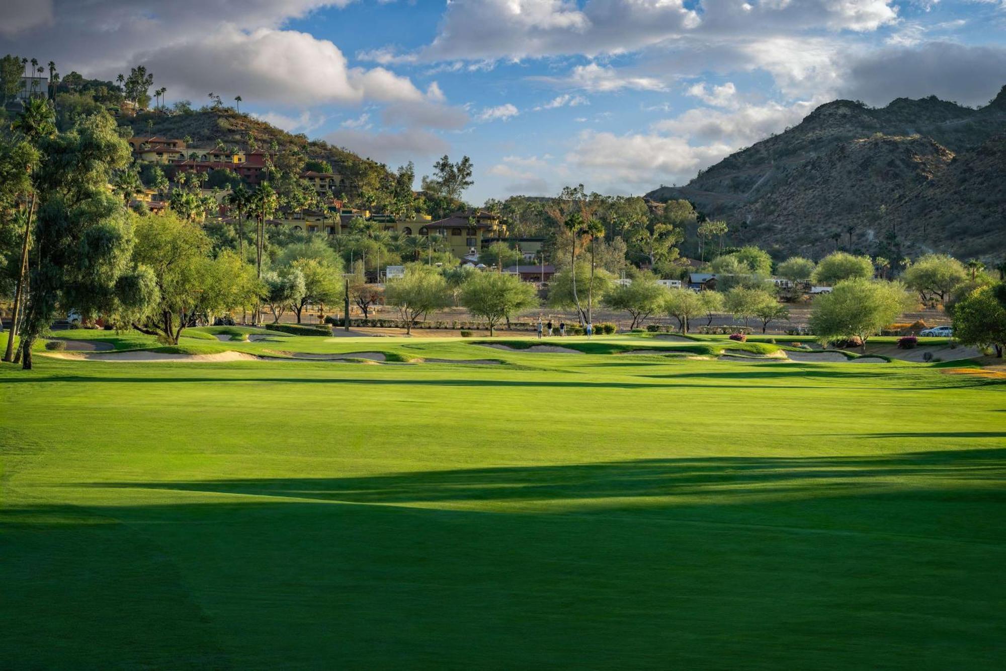 Hilton Phoenix Tapatio Cliffs Resort Exterior foto